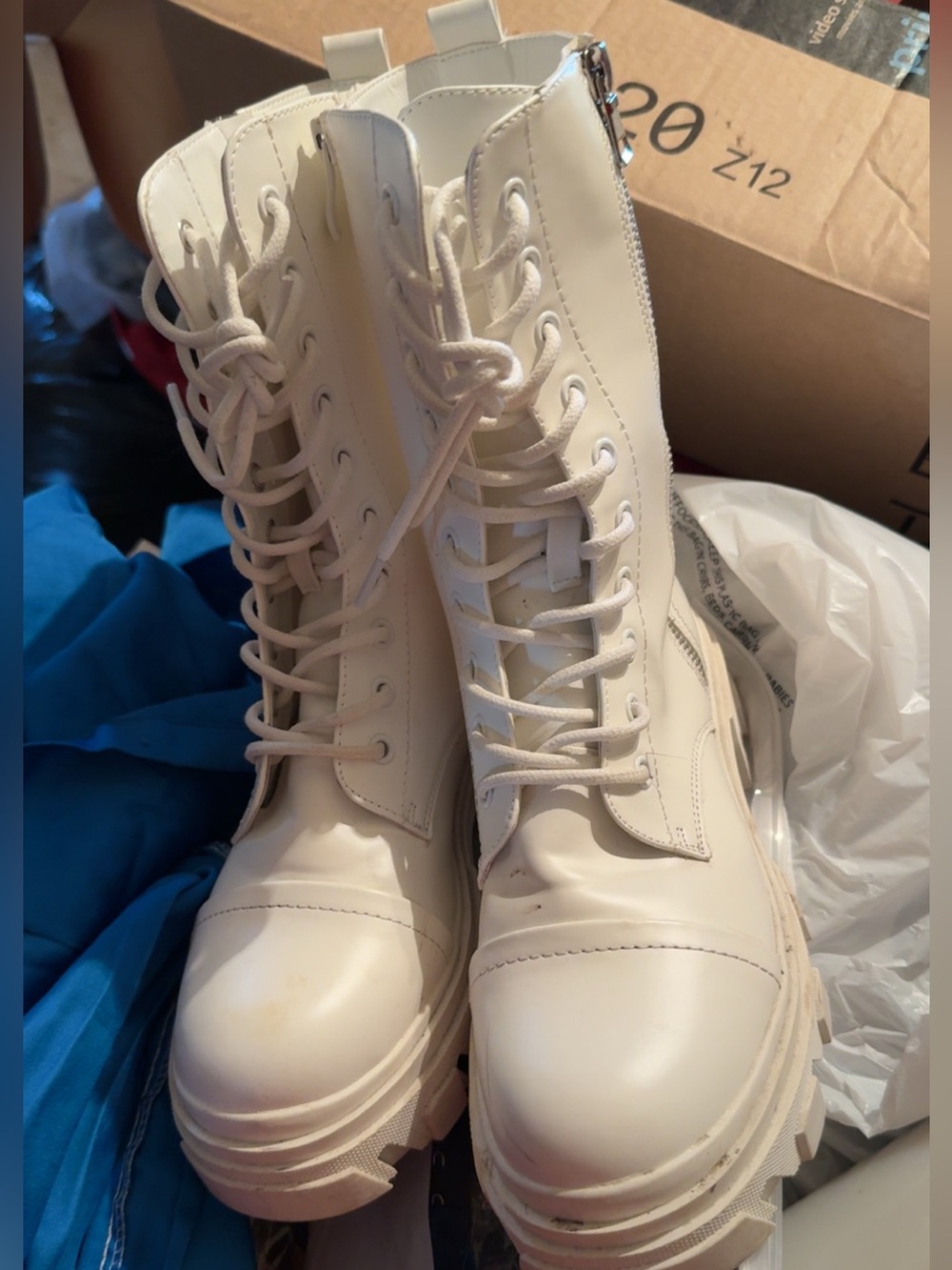 Dream Pairs Cream Lace-Up Platform Combat Boots